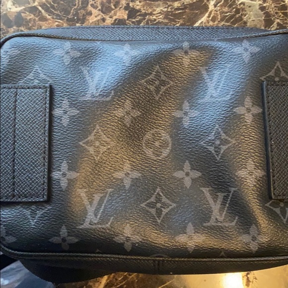 Louis Vuitton Outdoor Bum Bag - Picture 2 of 7